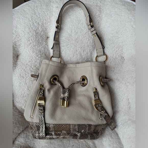b. makowsky Handbags - B. MAKOWSKY LEATHER BAG, METALLIC ANIMAL PRINT LEATHER TRIM, OUTSIDE POCKETS VGC